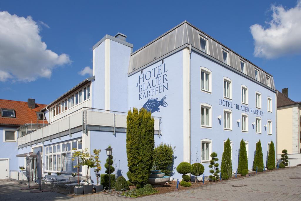 Hotel Blauer Karpfen Oberschleißheim エクステリア 写真