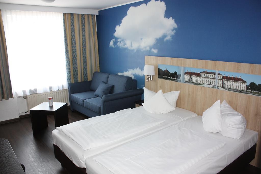 Hotel Blauer Karpfen Oberschleißheim 部屋 写真