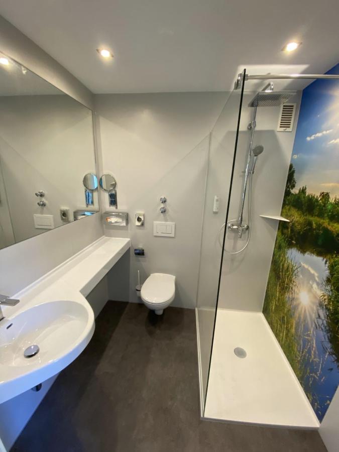 Hotel Blauer Karpfen Oberschleißheim エクステリア 写真